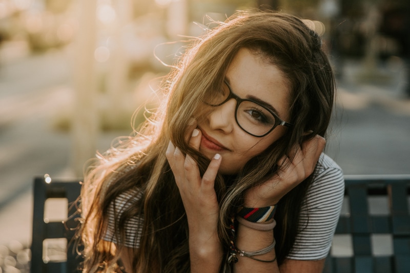 hair, modern, sunset, telephone, mobile Phone, park bench, casual Clothing, young Adult, cute, downtown, peaceful, sunlight, women, caucasian Ethnicity