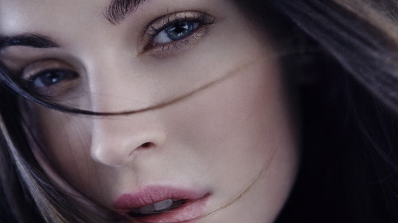 adult, human body part, face, body part, looking at camera, one person, woman, beauty, hairstyle, young adult, taking, indoors, close-up, black, young women