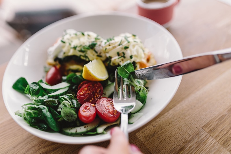 gourmet, healthy, wellbeing, hungry, close-up, spoon, tomato, herb, salad, image, human hand, eating, healthy lifestyle, crockery, indoors, strawberry