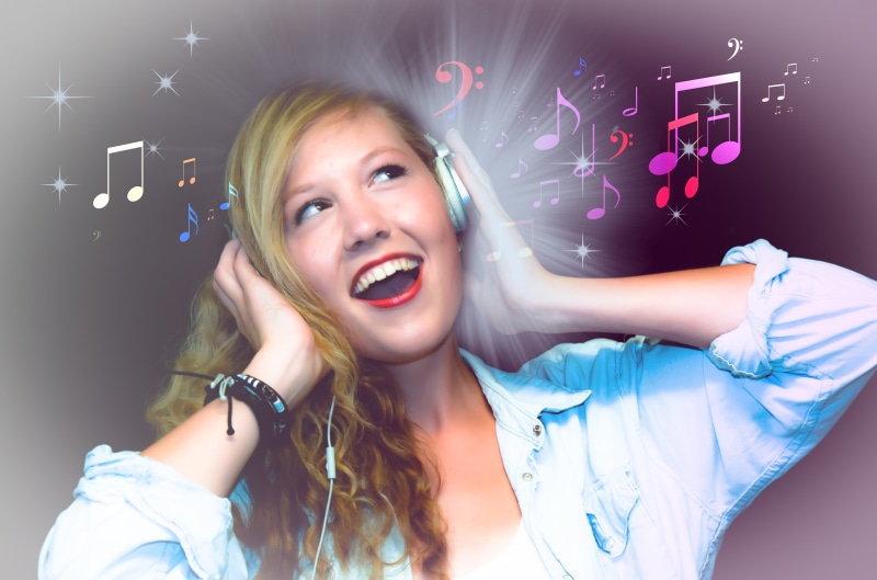 human body part, listen, good mood, women, gray, cheerful, girl, one person, excitement, beauty, entertainment, woman, happiness, karaoke, singer, emotion