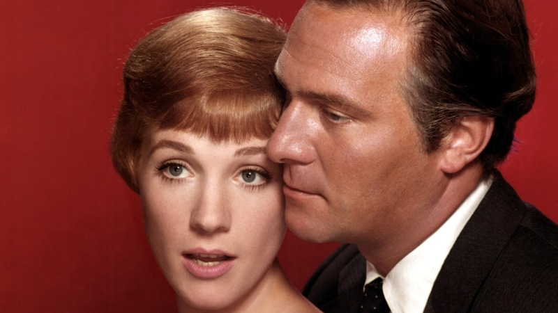 sound of music, 1080P, behind, hd, actress, sound, hug, red, music, actor, main