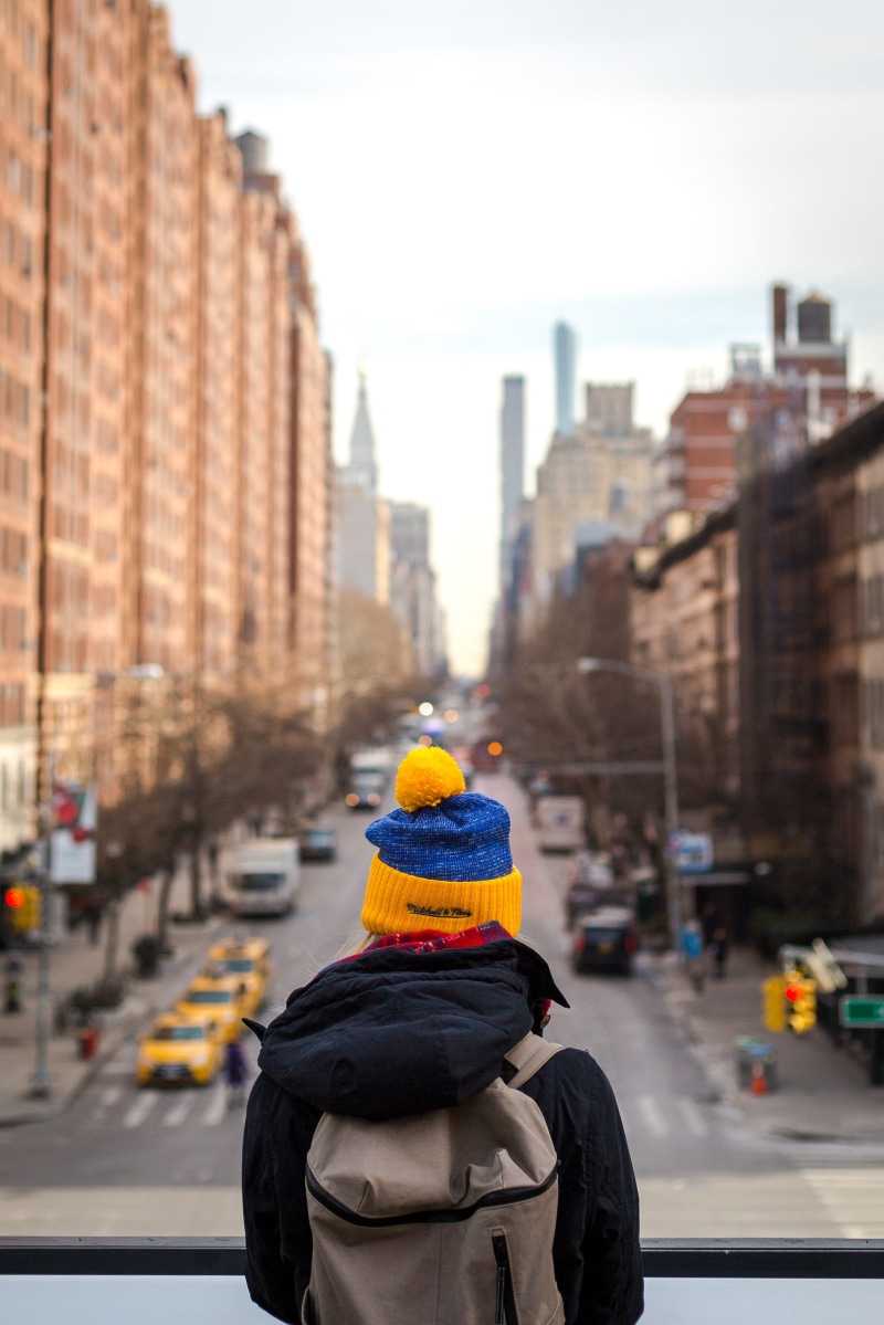 new york, back, one person, viewing, looking away, 4K, anonymous, cityscape, mode of transportation, motor vehicle, photography, selective, real people