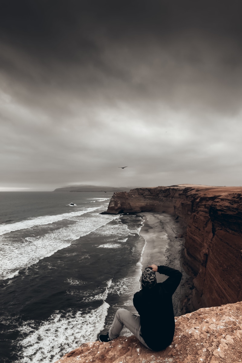 solid, edge, rock, brown, taking photo, cliff, tidal, silence, picture, seaside, coast, taking, cliffside, shore, photographer, beauty in nature, sky, one person
