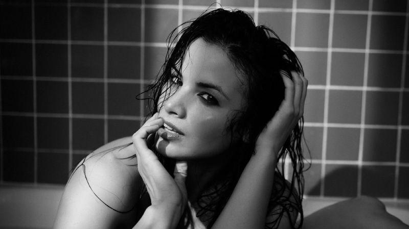 beautiful people, beautiful woman, flooring, headshot, young adult, young women, tile, law, 1080P, katrina, domestic bathroom, adult, contemplation, wet hair