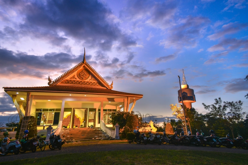 color, 5K, landscape, Temple, cloud, building exterior, outdoor, bright, scenic, built structure, orange, park, sunlight, environment, evening, incidental people