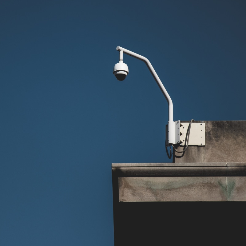 clear sky, cctv, outdoors, sky, day, security, built structure, architecture, technology, streetview, blue, sunlight, street, 2K, street light, copy space