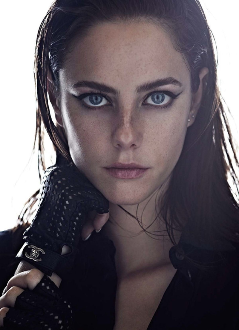 s, long hair, young adult, fashion, young women, gloves, headshot, portrait, adult, black, black color, beautiful woman, eyeliner, model, chanel, Kaya Scodelario