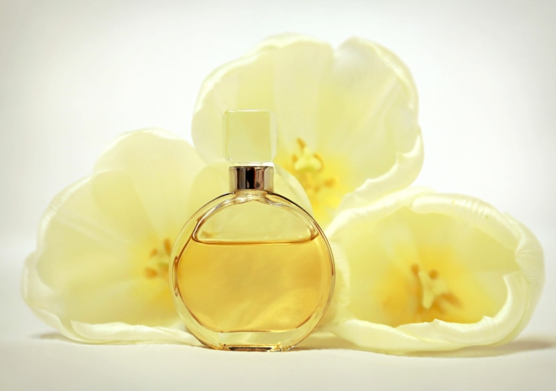 close-up, bottle, chanel, freshness, beauty, food and drink, yellow, spray, aromatherapy, glass, glass - material, spa Treatment, cosmetics, scented, perfume sprayer