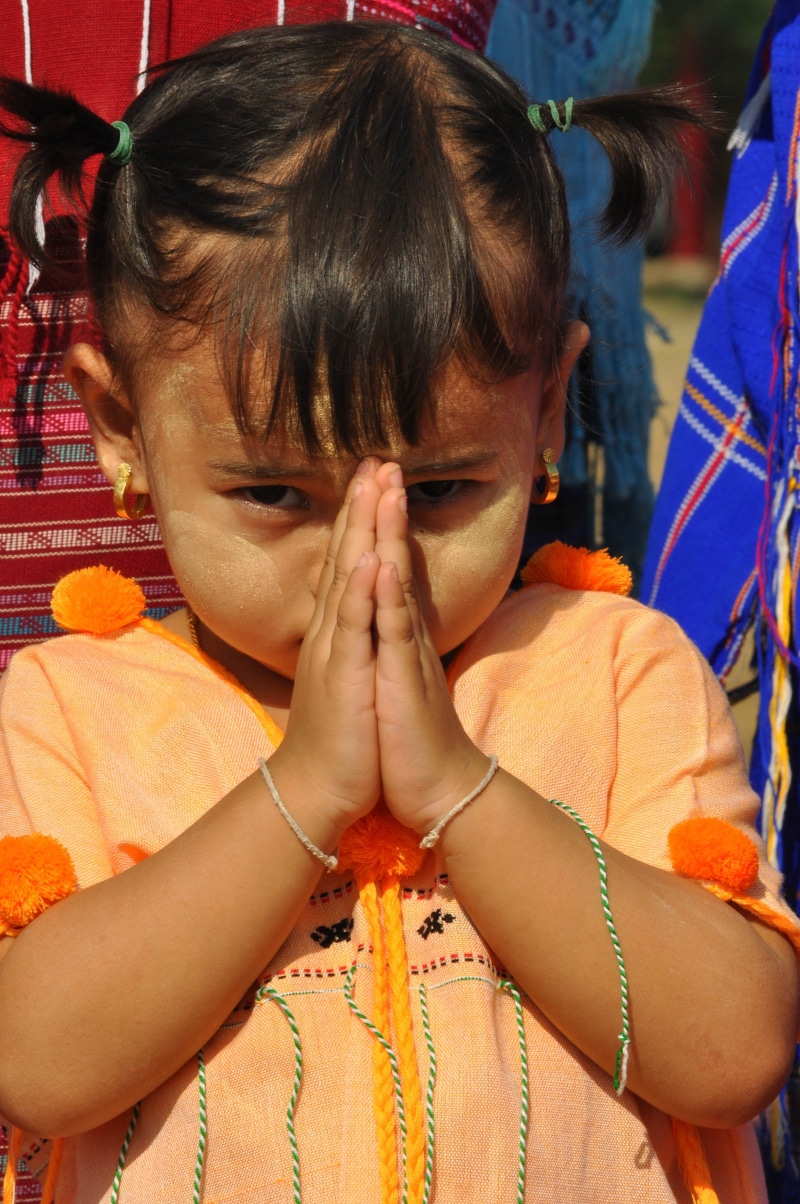 asian Ethnicity, 4K, india, childhood, human body part, children only, women, hand, child, people, portrait, close-up, females, indigenous Culture, girls