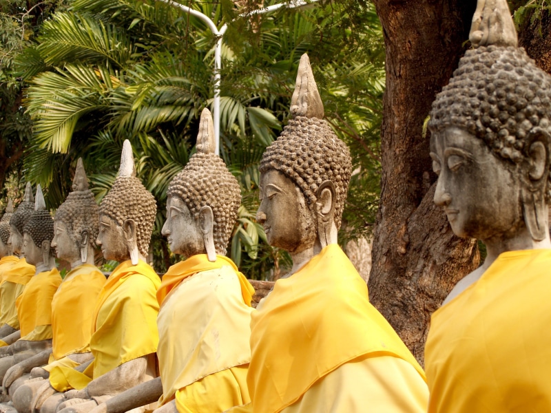 architecture, wat, built structure, culture, mountain, royal, place of worship, ethnicity, tree, old, asia, travel, king, mount, outdoors, male likeness