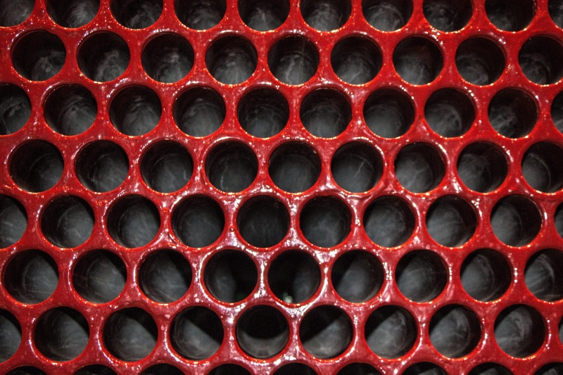 sunlight, grid, pattern, steel, Tractor, symbol, Honeycomb, cool, sign, silver colored, day, stylish, red, metal, close-up, circle, glossy, emblem, trendy