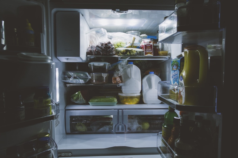 domestic room, choice, no people, milk, assorted, transparent, order, bottles, food, 2K, freshness, household equipment, shelf, inside, indoors, bottle