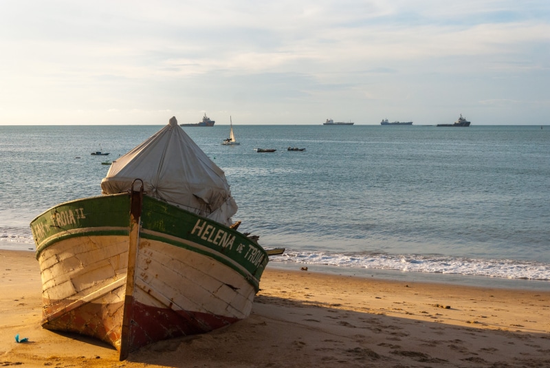 nautical vessel, sand, tranquility, Praia, Ceará, outdoors, 2K, nature, beauty in nature, Brazil, water, mode of transportation, horizon over water, horizon
