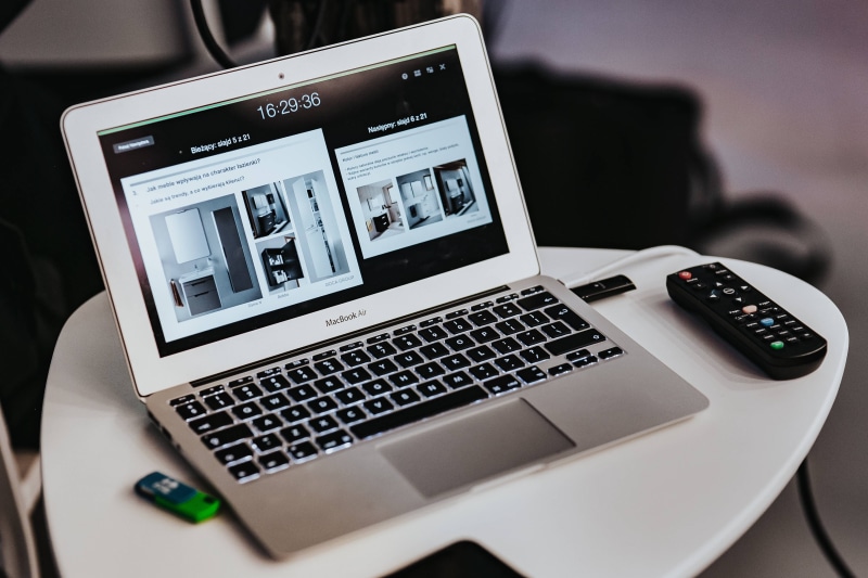 macbook, device screen, indoors, 4K, computer equipment, portable information device, internet, focus on foreground, laptop, technology, business, Apple