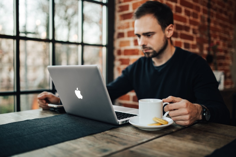 coffee Cup, people, cup, alone, business, indoors, handsome, lifestyles, connection, only Men, 5K, computer, indoor, casual, coffee Shop, internet, workplace