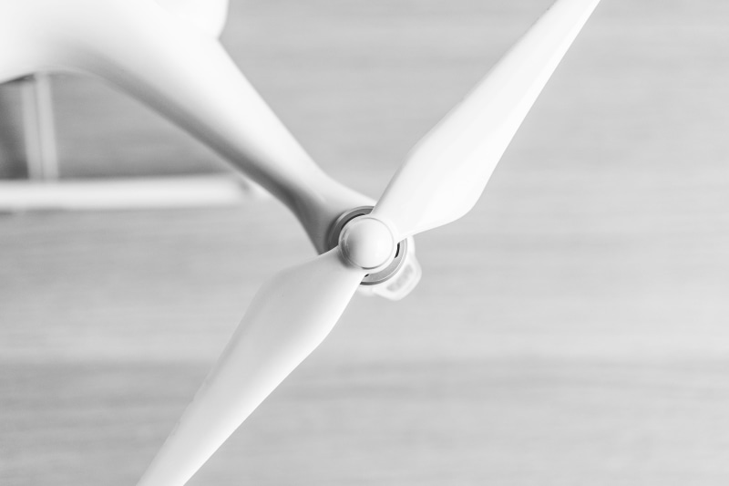 pilot, hand, Close Up, adult, day, UAV, one Person, flying, 4K, lifestyles, limb, holding, sea, human leg, real people, indoors, safety, close, human hand