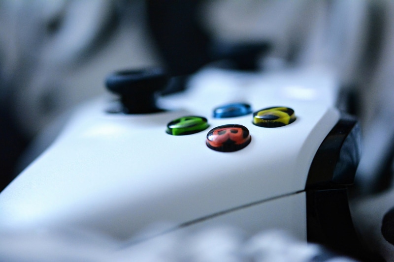 video gaming, 5K, selective focus, electronics, xbox one, mouse, no people, controller, music, shallow, moody, close-up, sport, leisure games, relaxation