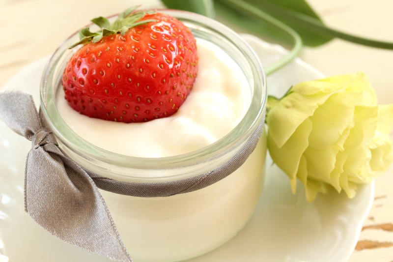 freshness, sweet food, white, healthy eating, sweet, still life, indulgence, food and drink, paste, ready-to-eat, temptation, rose, focus on foreground
