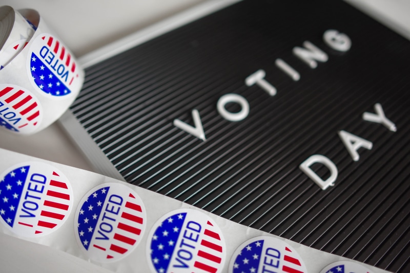 paper currency, communication, still life, usa, sticker, sign, business, currency, voting day, 5K, no people, government, united states, indoors, politics