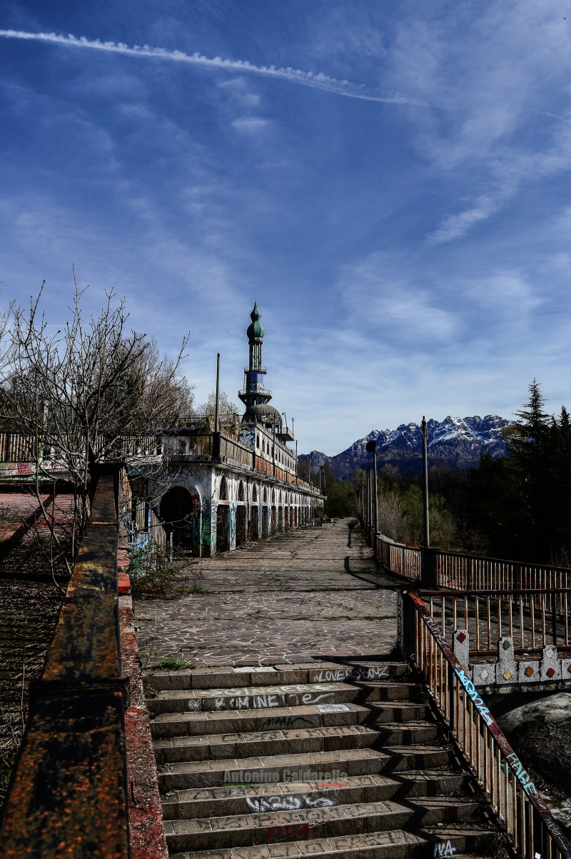 place of worship, day, abandoned place, urban, architecture, city, direction, sky, outdoors, no people, the way forward, 5K, cloud - sky, phone background