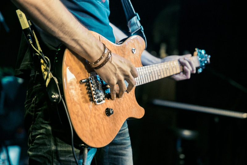 concert, music, sound, guitar, playing, entertainment occupation, song, plucking an instrument, artist, 4K, performance, sing, arts culture and entertainment