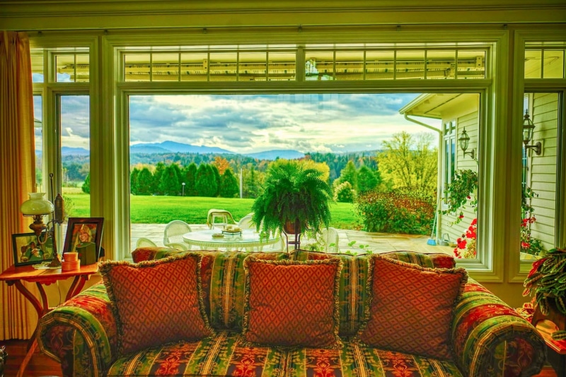 throw, couch, green, fabric, luxury, living, red, absence, sofa, house, nature, green color, window frame, 1080P, living room, chair, no people, glass - material
