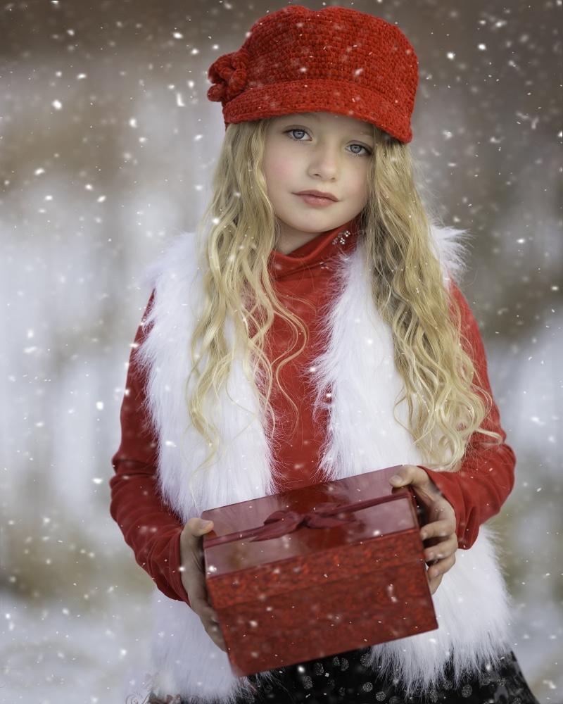 leisure activity, box, focus on foreground, season, holiday, front view, girl, shallow, females, beautiful woman, cute, scarf, extreme weather, cold - Temperature
