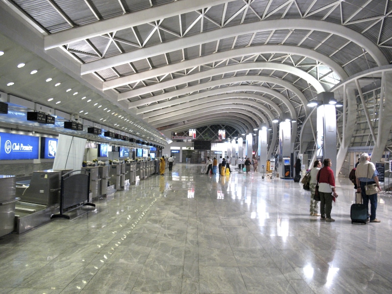 waiting, flights, aviation, airline, airport, passenger, interior, crowd, group, tourism, airport departure area, ceiling, building, airport check-in counter
