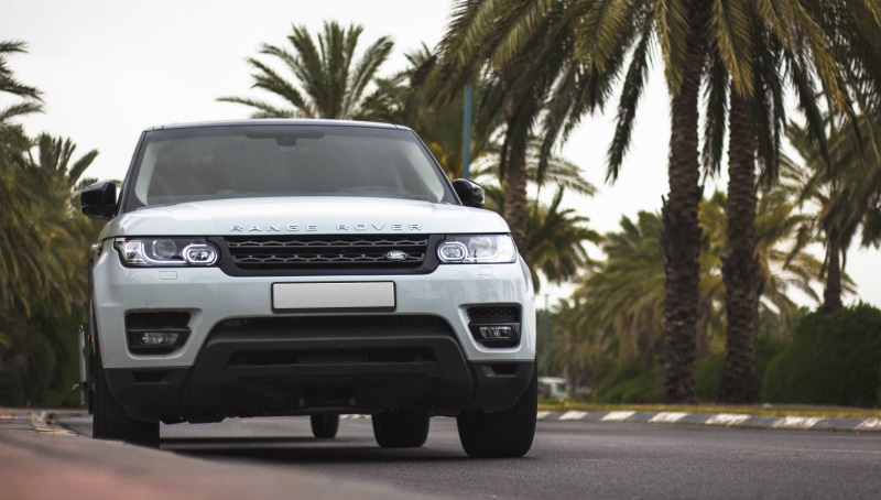 rover, mode of transportation, white, land vehicle, mode of transport, range rover, driving, outdoor, automobile, pattern, tropical climate, land, range
