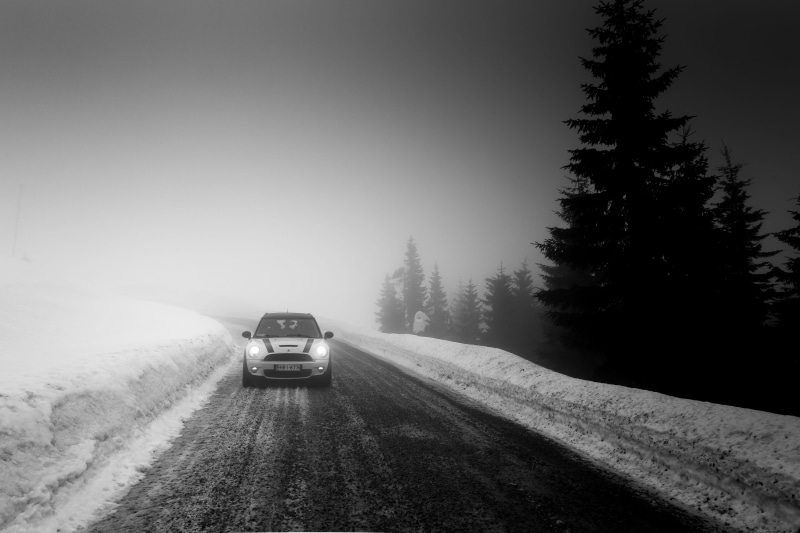 travel, sports utility vehicle, motion, photo, transportation, grayscale, haze, direction, snow, 5K, winter, tree, mini, silent, nature, mist, grey, car