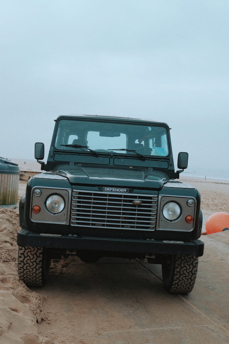 jeep, traveller, car, clear sky, vehicle, motor vehicle, truck, 4K, drive, netherlands, defender, explore, desert, 4x4, copy space, day, no people, old