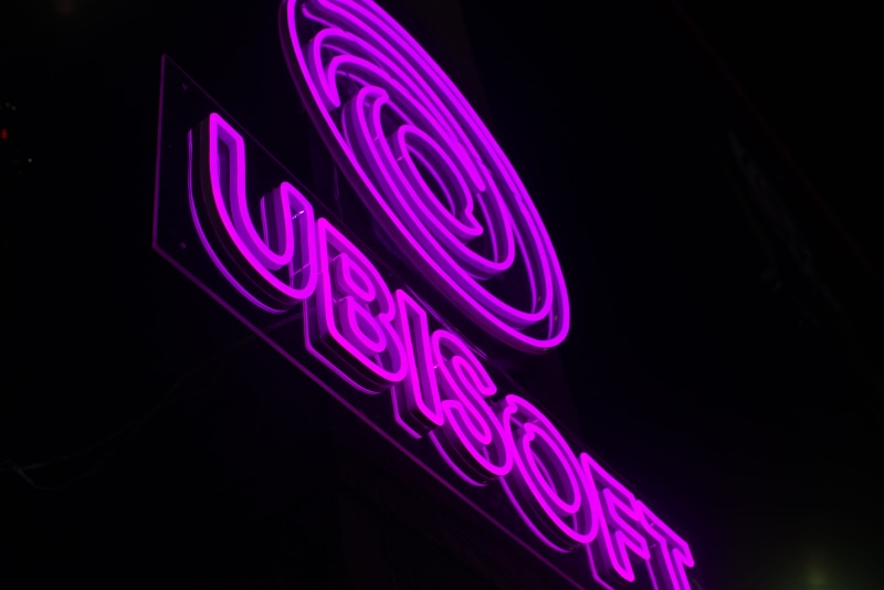 guangdong, glitter, communication, brass section, sign, night club, 5K, horn, purple, pink color, heart, business, lighting equipment, western script