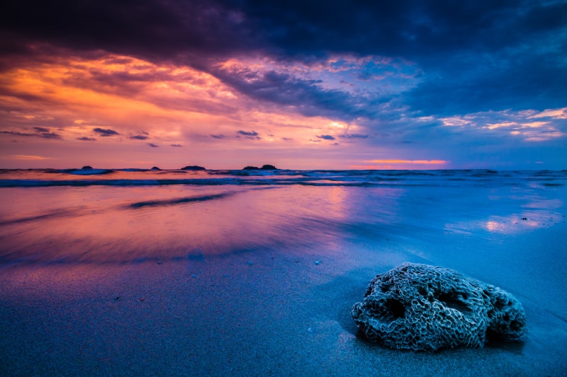 character, cloud - Sky, mirror, 5K, apple, outdoors, seascape, explore, coral, landscape, sea, dusk, photography, summer, nature, reflection, beauty In Nature