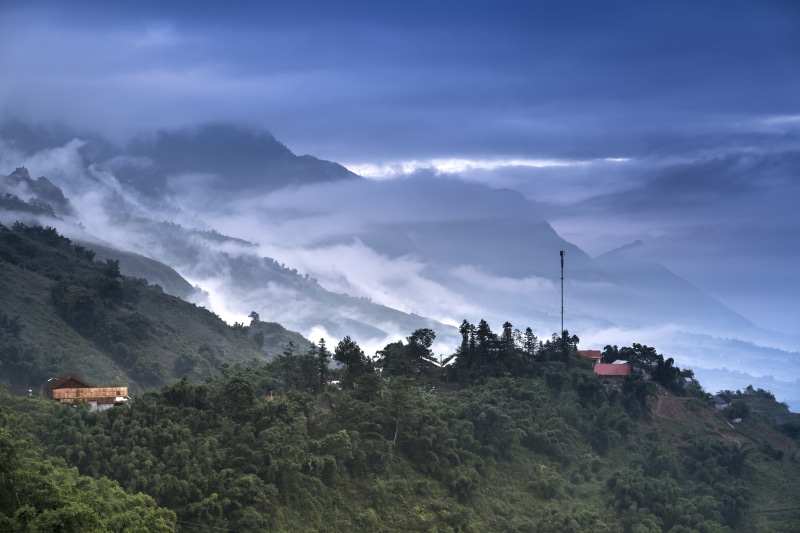 phenomenon, tree, fog, architecture, nature, the top of the hill, built structure, natural, sky, plant, the city, trends, people, environment, song da