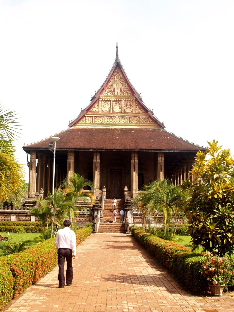 plant, real people, architecture, oriental, building, outdoors, belief, sky, nature, 2K, history, wat, religion, men, the way forward, rear view, building exterior