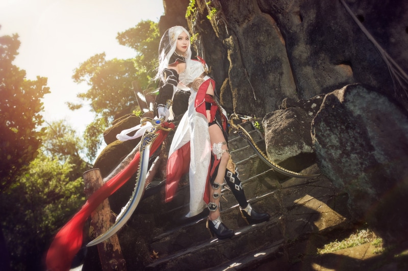 cosplay, blonde, the girl-soldier, figure, weapons, ladder, costume, elf, 1080P, pose, shoes, Asian, feet, nature, stones, light, stage, outfit, militant
