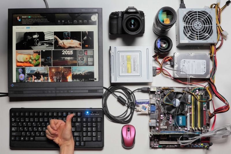 finger, repairing, communication, cooler, 4K, digital camera, raid, sata, dvd, cd, hdd, streek, circuit, disk, parts, broken, thanks, 100, camera - photographic equipment