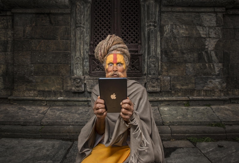 males, holding, waist up, Apple, digital tablet, Rishi, lifestyles, communication, Buddhism, IPad, yogi, wireless technology, adult, Hi-Tech, real people