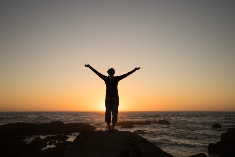 ocean, one person, 4K, beauty in nature, sunset, ocean view, waves, woman, inspiration, horizon, yogi, yoga, full length, arms raised, scenics - nature