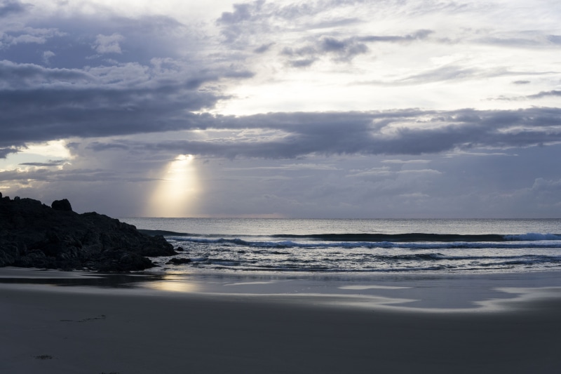 port macquarie, sky, land, flynns beach, nature, outdoors, beauty in nature, sunrise, morning, sea, cloud - sky, horizon over water, idyllic, beach, sunlight