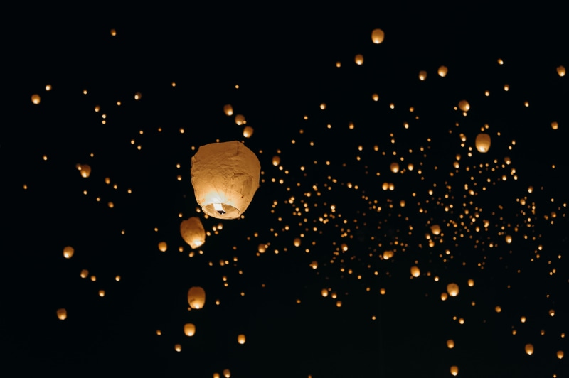 lighting equipment, illuminated, burning, outdoors, angle, celebration, dark, sky, 4K, flame, low, no people, paper lantern, lantern, lanterns, night
