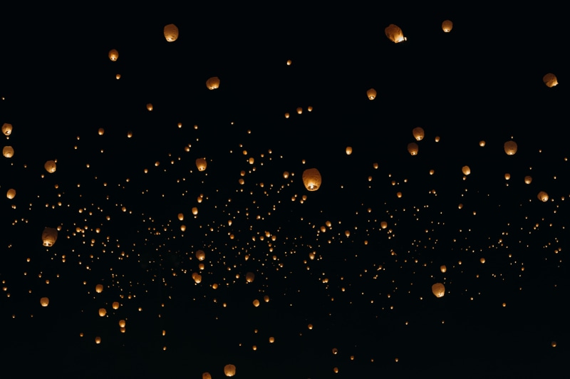 4K, paper, arts culture and entertainment, lighting equipment, lantern, lanterns, celebration, black color, abundance, illuminated, black background, night