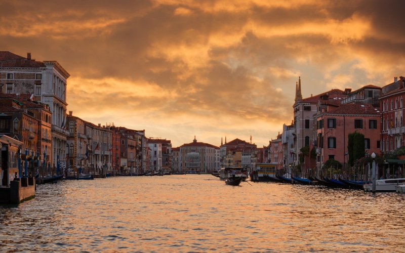 river Arno, Venice, Night, beautiful, brown, clouds, Grand Canal, houses, 2K, buildings, evening, lights, concrete, italy, city, sunset scene, sky, beautiful italy
