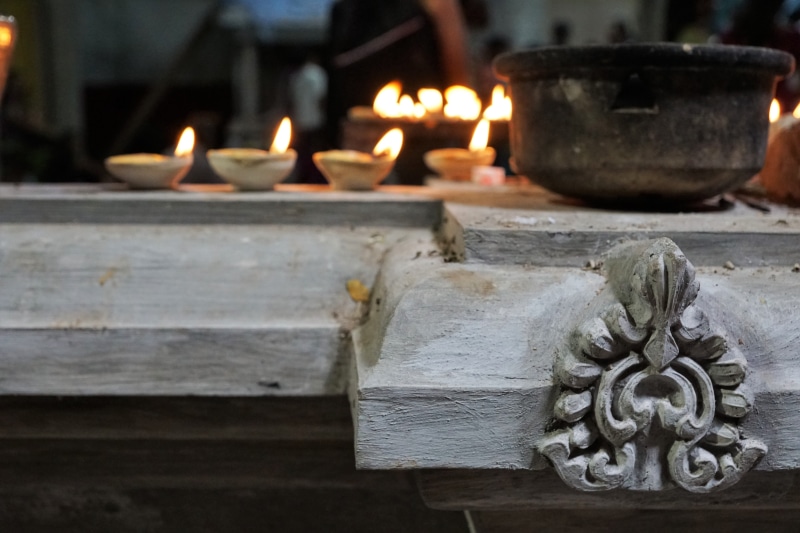 flame, traditionally, sculpture, candlelight, close-up, candlestick, table, background, shrine, asia, wax, human, wood, victims, religion, kong kuala, batu caves