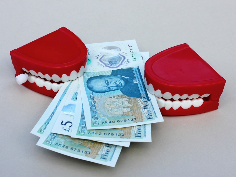 4K, high angle view, invest, wealth, paper currency, banknote, wallet, profit, banknotes, note, eating, winston, close-up, grab, expenditure, divorce