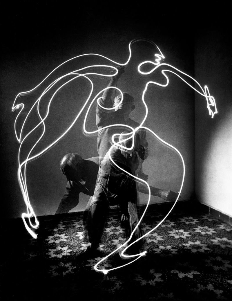 portrait display, room, indoors, old photos, Pablo Picasso, monochrome, film grain, lights, artwork, long exposure, vintage, photography, blurred, painters