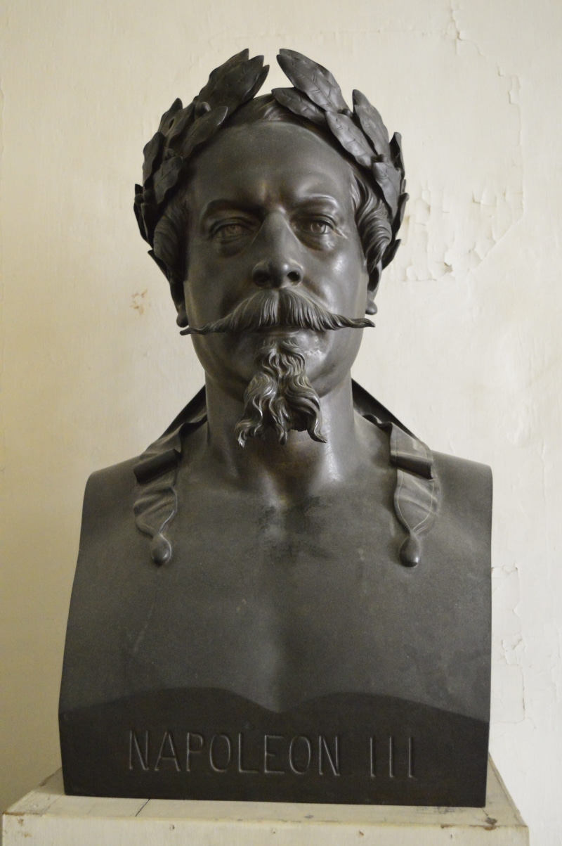 Bronze, headshot, Sculpture, bonaparte, human representation, indoors, palace, wall - building feature, close-up, people, male likeness, adults only, france