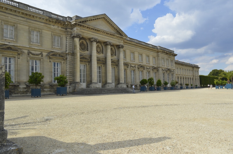 building exterior, pediment, statue, travel, history, sculpture, architecture, france, the past, tree, built structure, palace, travel destinations, 5K