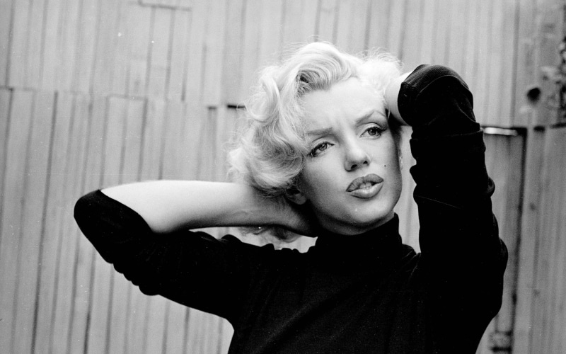 4K, leisure activity, Marilyn Monroe, casual clothing, one person, real people, young women, adult, young adult, women, standing, contemplation, hairstyle