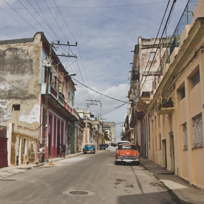 electricity, motor vehicle, fidel castro, old buildings, building, the way forward, che guevara, power supply, cuba, building exterior, cable, communism